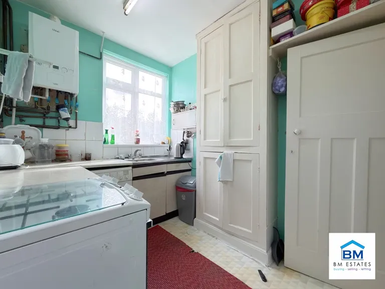 Bodnant Avenue, Leicester, LE5 5RB, photo 4