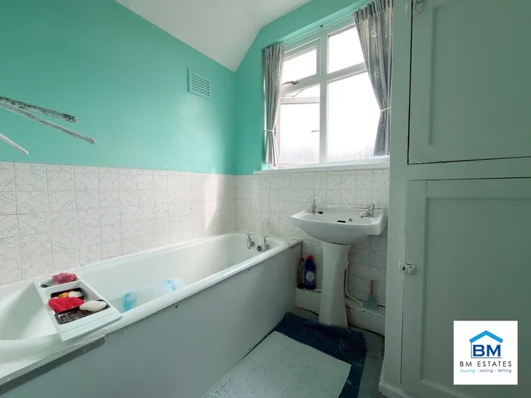 Bodnant Avenue, Leicester, LE5 5RB, photo 8