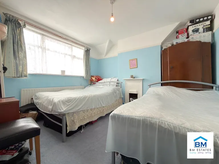 Bodnant Avenue, Leicester, LE5 5RB, photo 6