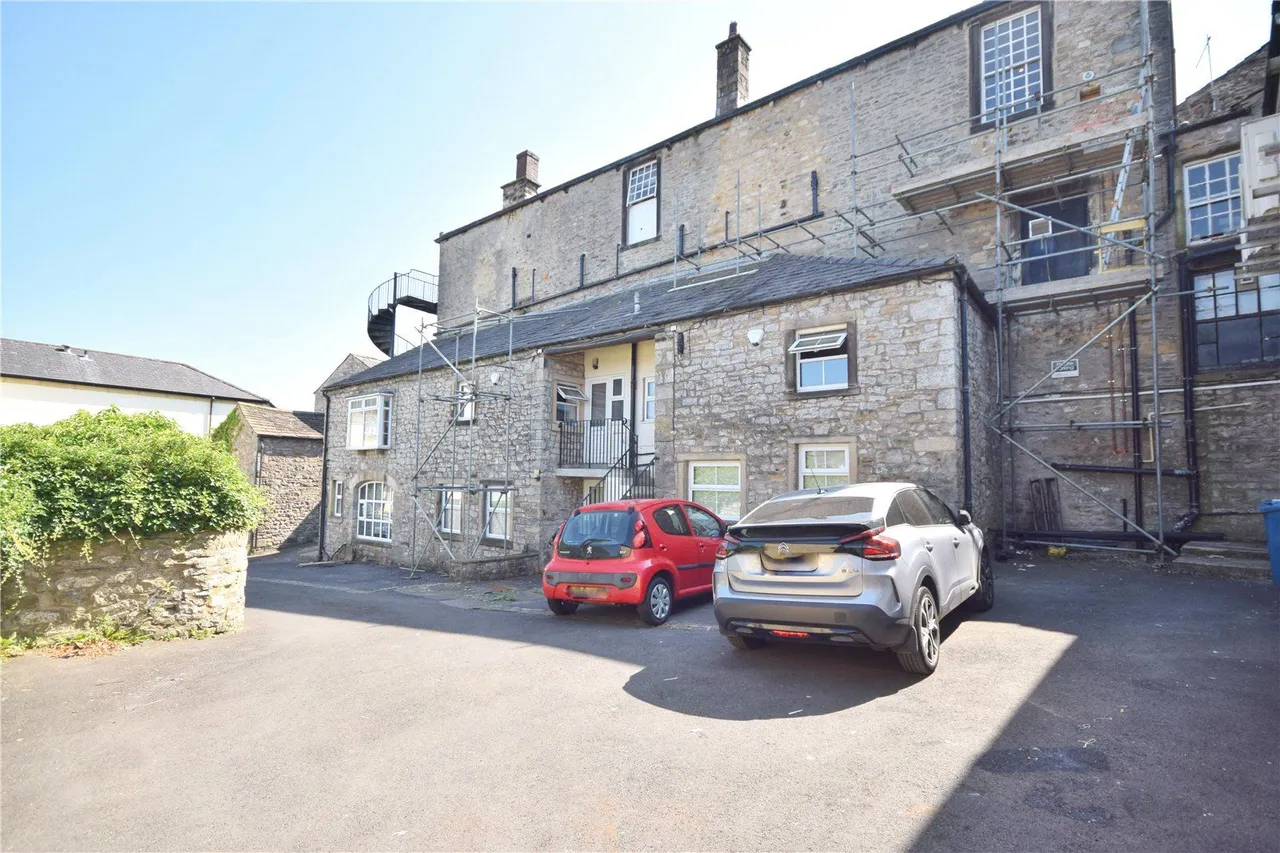 2 bed flat for sale, Castle Street, Clitheroe, BB7