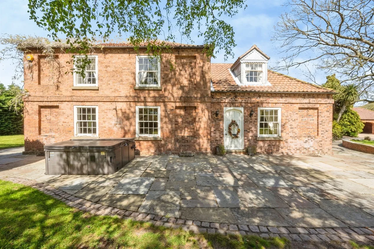 4 bed character property for sale — Idle Bank, Sandtoft, Doncaster