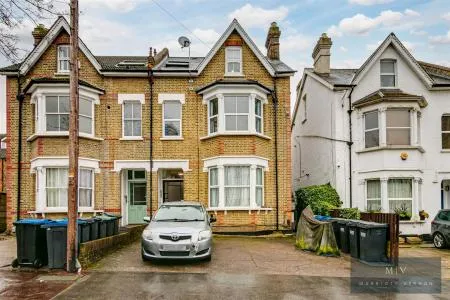 2 bed flat for sale, Woodstock Road, Croydon