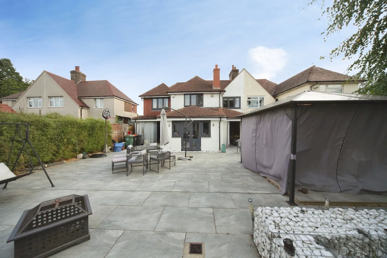Markyate Road, Slip End, LU1, photo 15