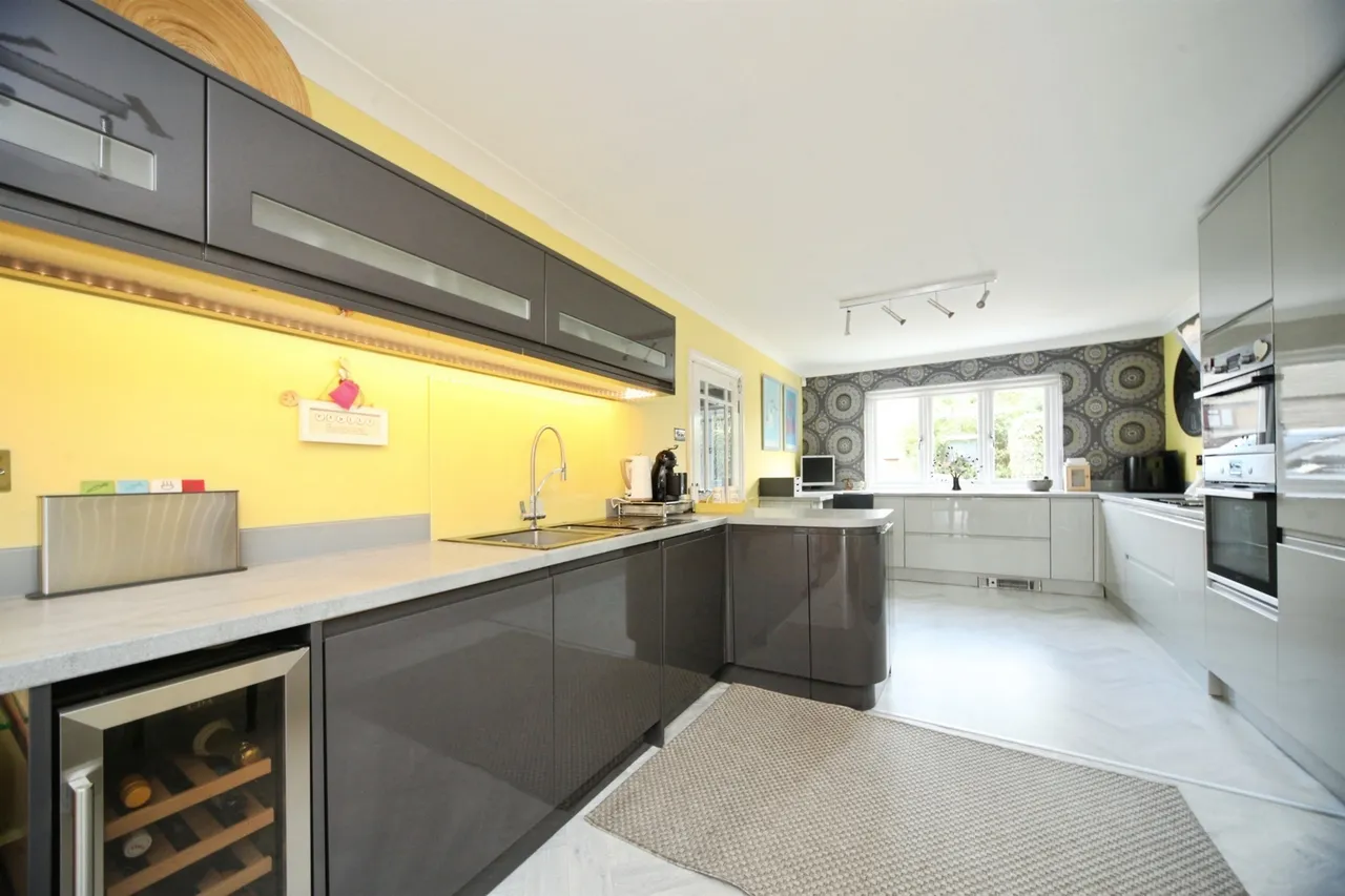 Markyate Road, Slip End, LU1, photo 4
