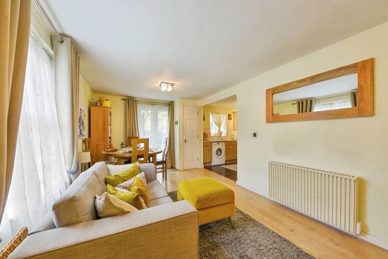 2 bed flat for sale — Merrifield Court, Welwyn Garden City