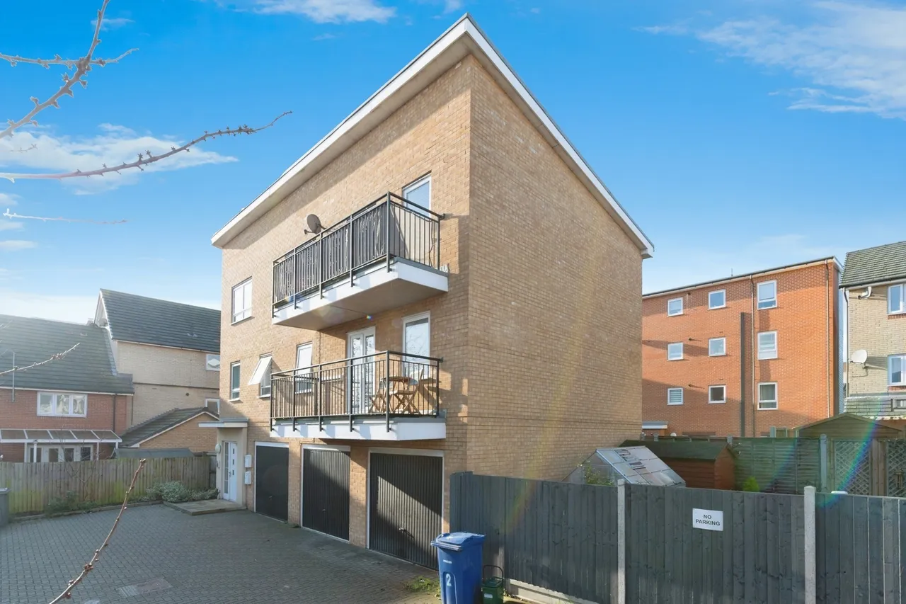 Chase Way, Grays, Essex, RM20, photo 15