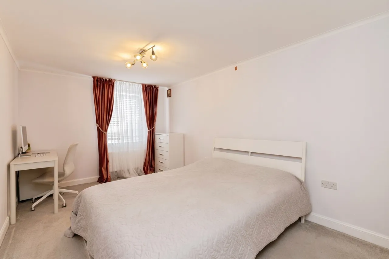 Chase Way, Grays, Essex, RM20, photo 11