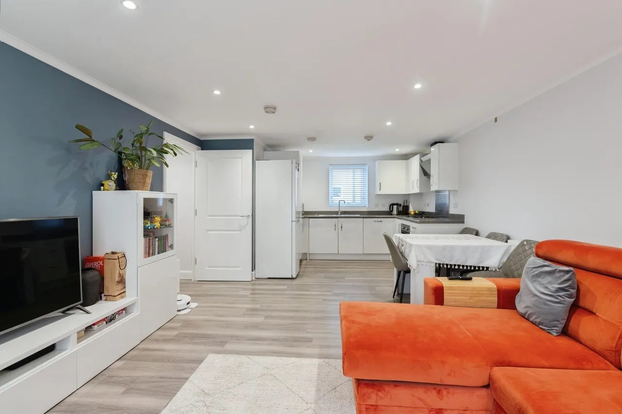 Chase Way, Grays, Essex, RM20, photo 9