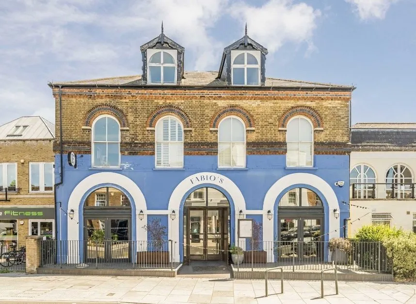 2 bed flat for sale — High Street, Hampton, TW12