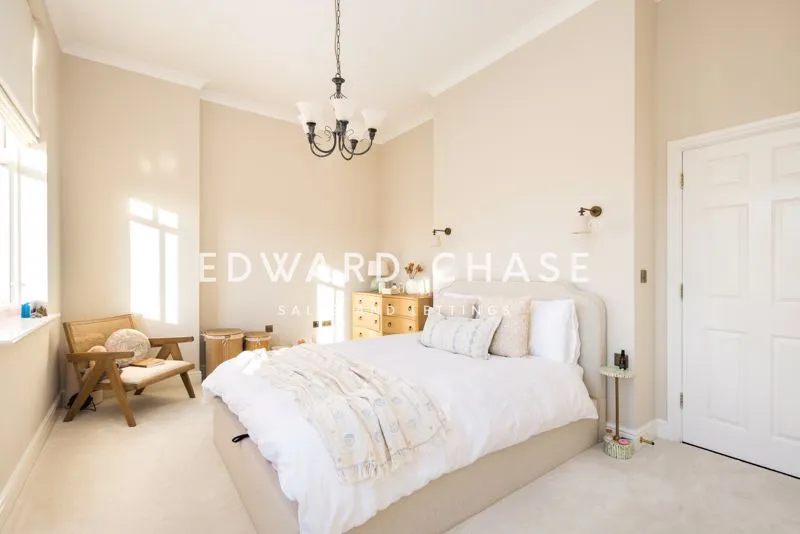 Hampstead Avenue, Repton Park, IG8, photo 12
