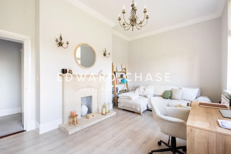 Hampstead Avenue, Repton Park, IG8, photo 5