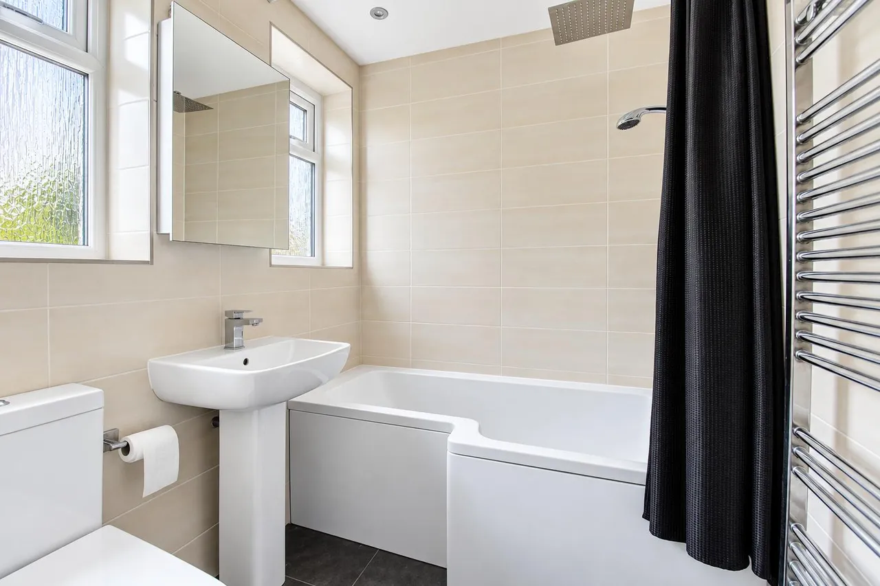 Claremont Road, Tamworth, B79, photo 8