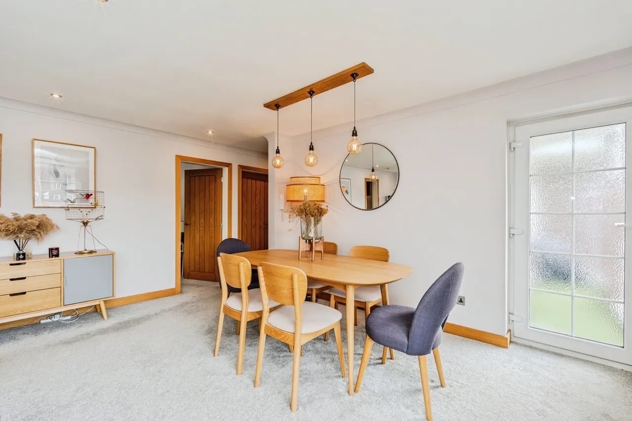 Lynton Court, Lynton Lane, Alderley Edge, Cheshire, SK9, photo 5