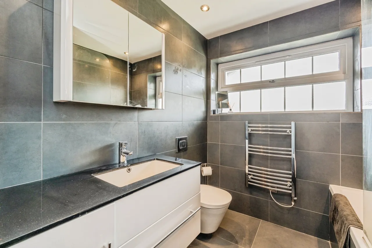 Lynton Court, Lynton Lane, Alderley Edge, Cheshire, SK9, photo 17