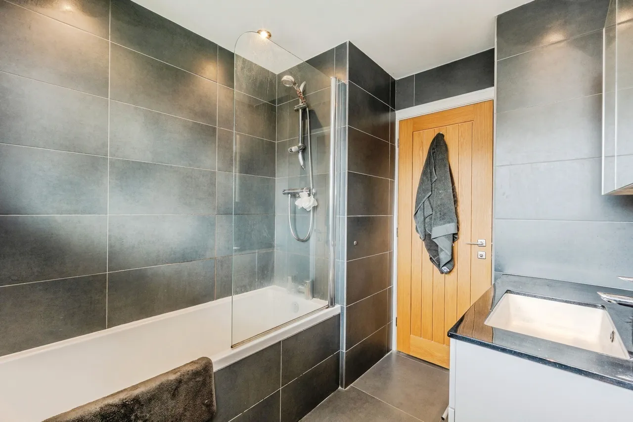 Lynton Court, Lynton Lane, Alderley Edge, Cheshire, SK9, photo 16
