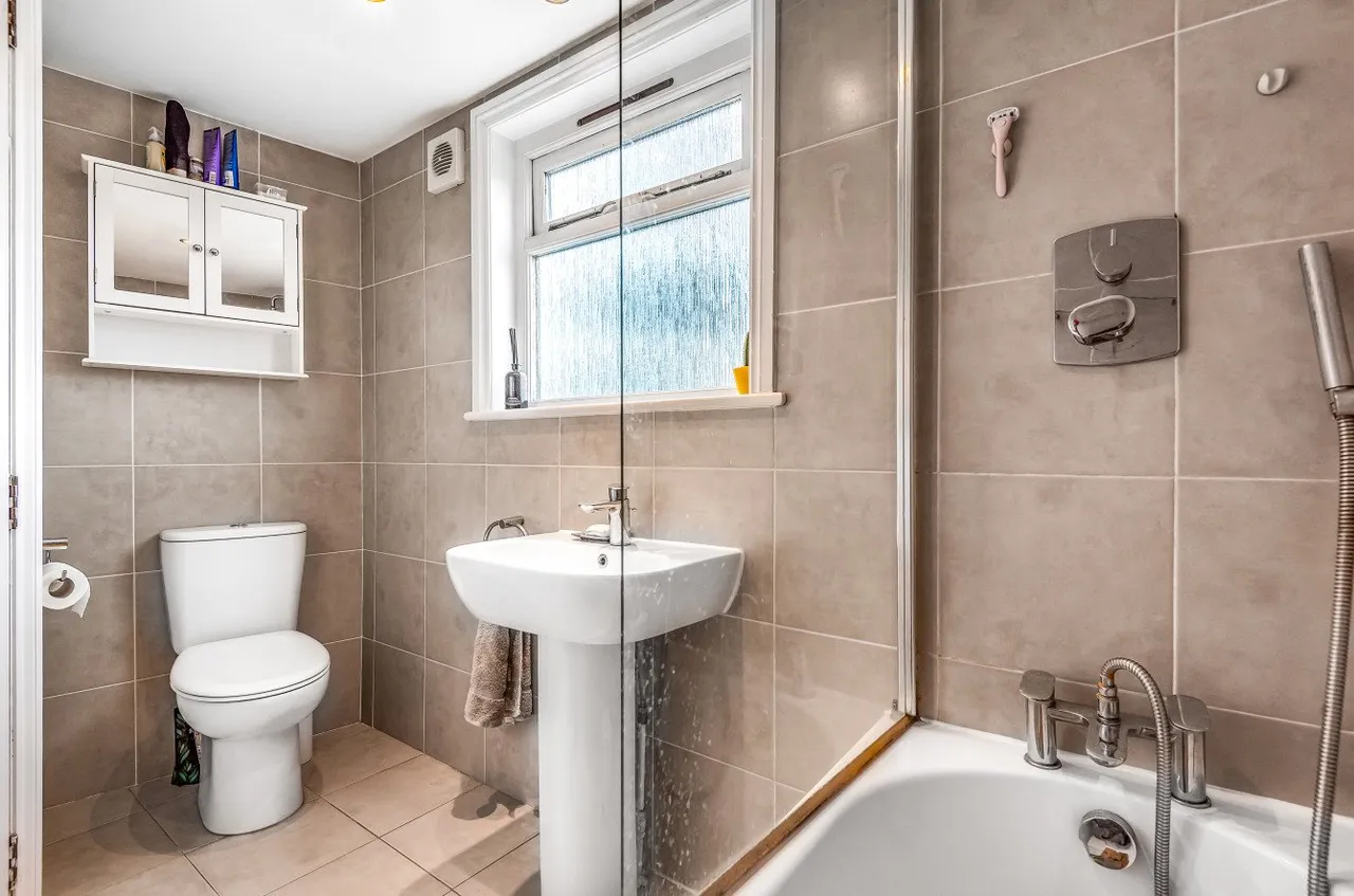 Garratt Lane, Earlsfield, SW17, photo 7