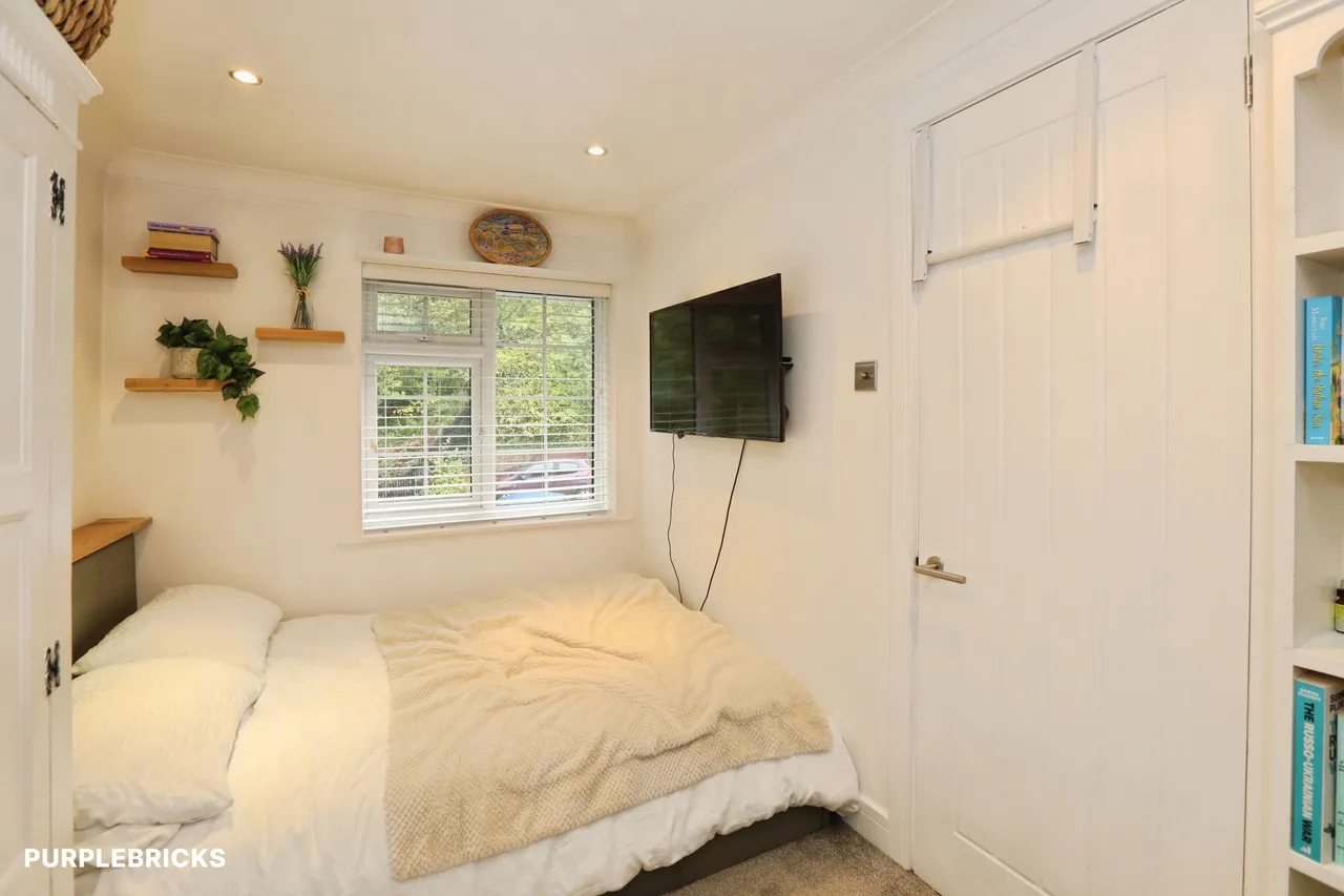 Alders View Drive, East Grinstead, RH19, photo 11
