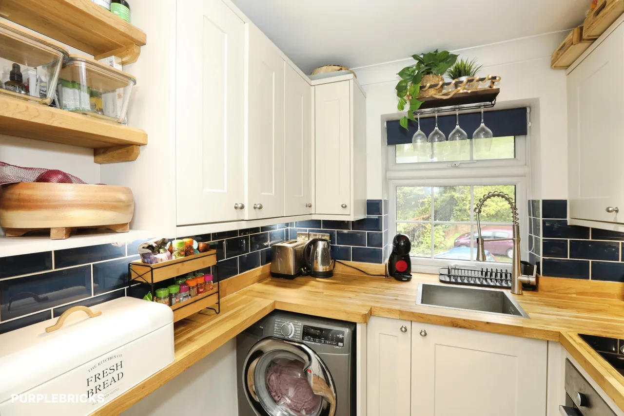 Alders View Drive, East Grinstead, RH19, photo 5