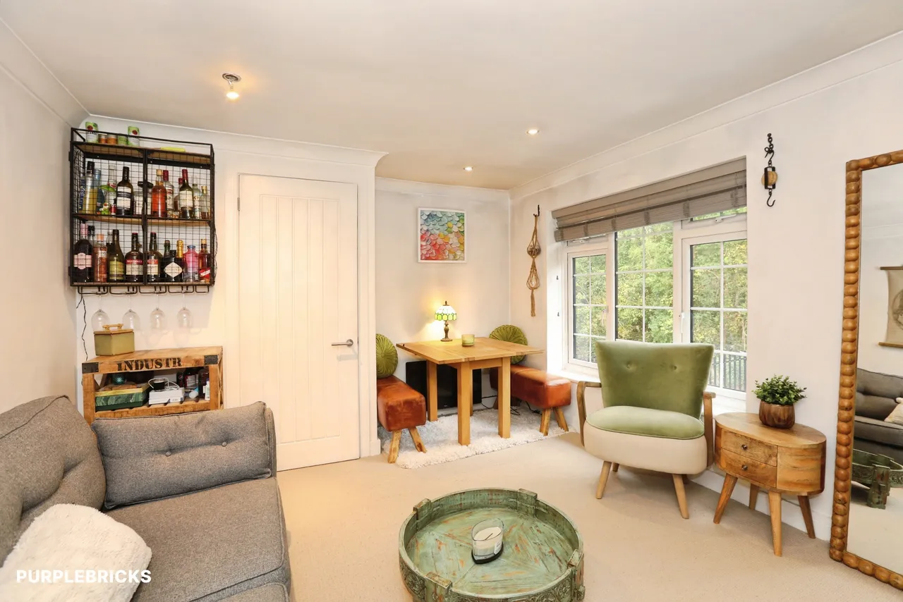 Alders View Drive, East Grinstead, RH19, photo 3