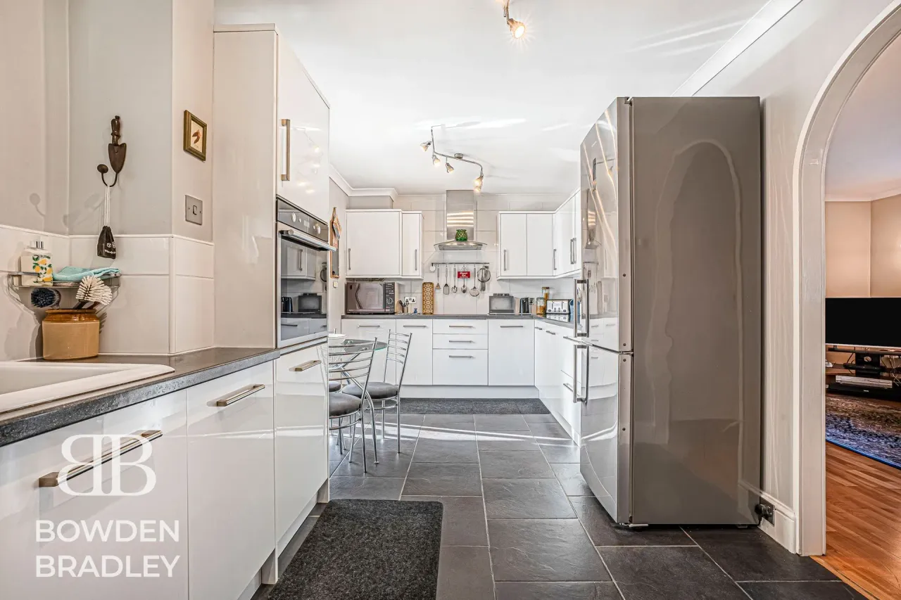 Elmbridge Road, Hainault, IG6, photo 2