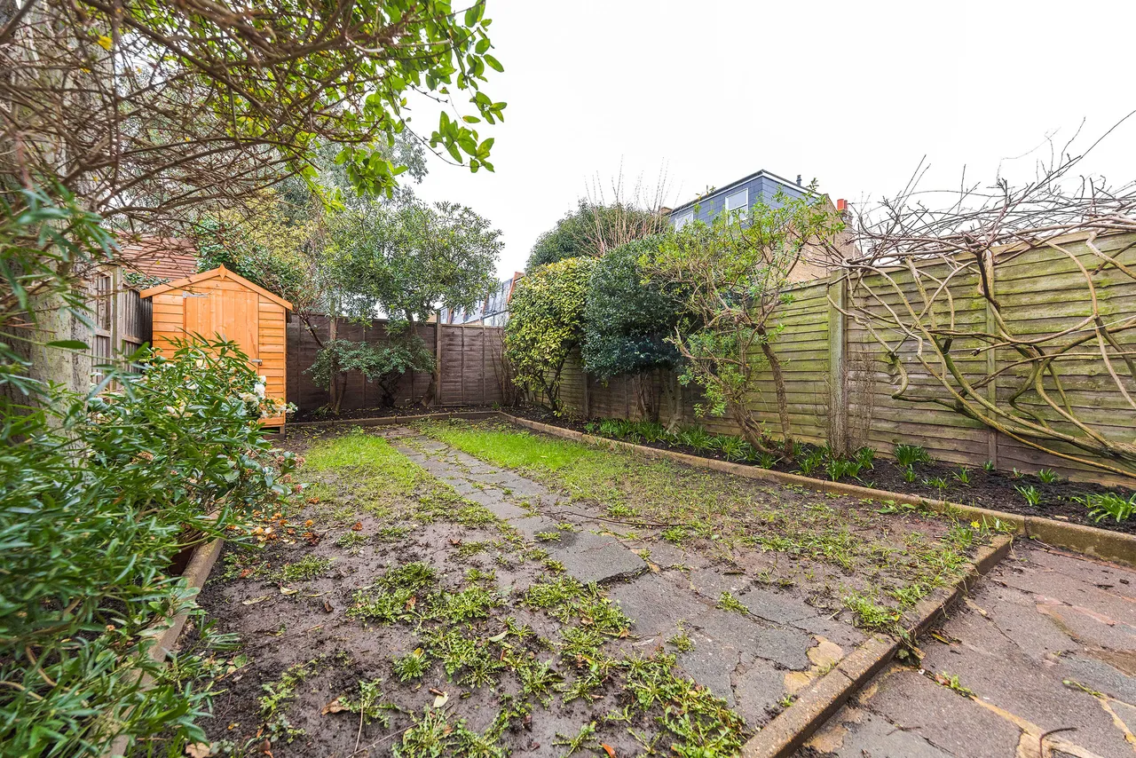 101 Lavenham Road, London, photo 12