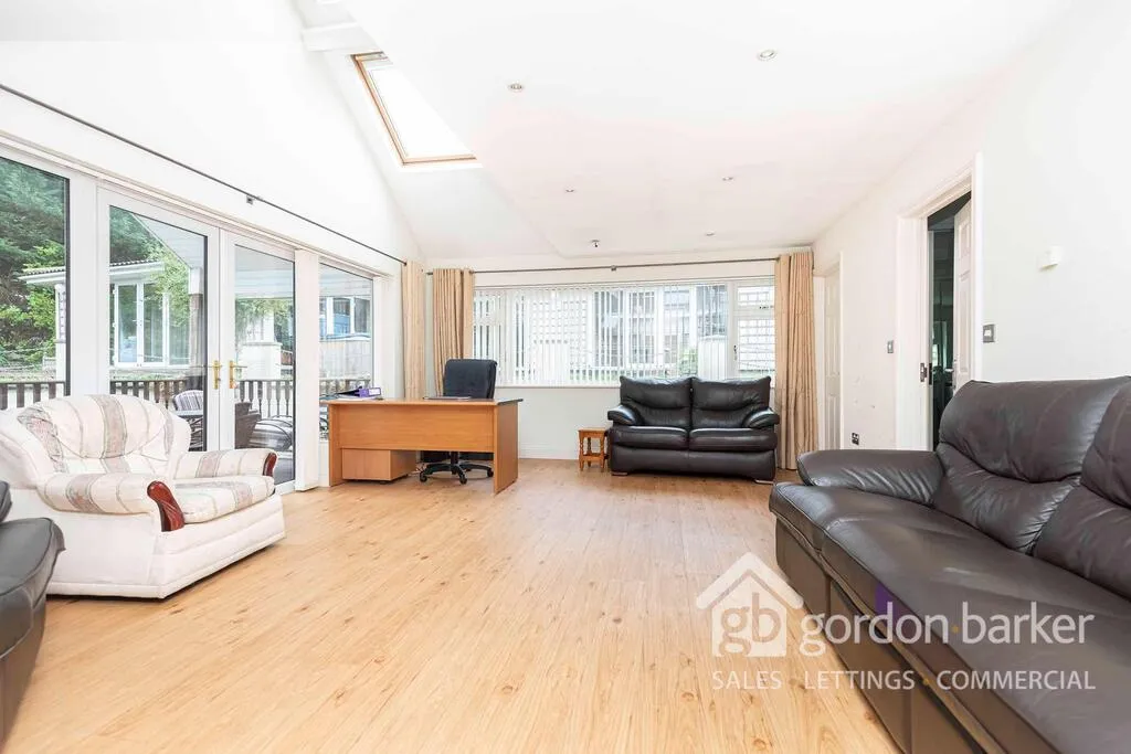 Woodside Close, Ferndown, BH22 9LG, photo 14