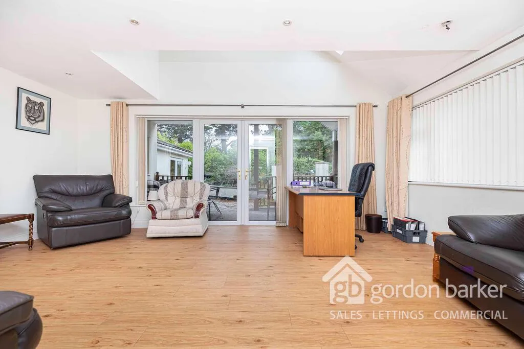 Woodside Close, Ferndown, BH22 9LG, photo 15