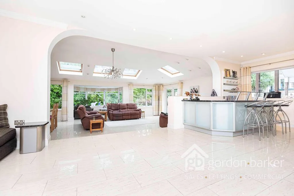 Woodside Close, Ferndown, BH22 9LG, photo 4