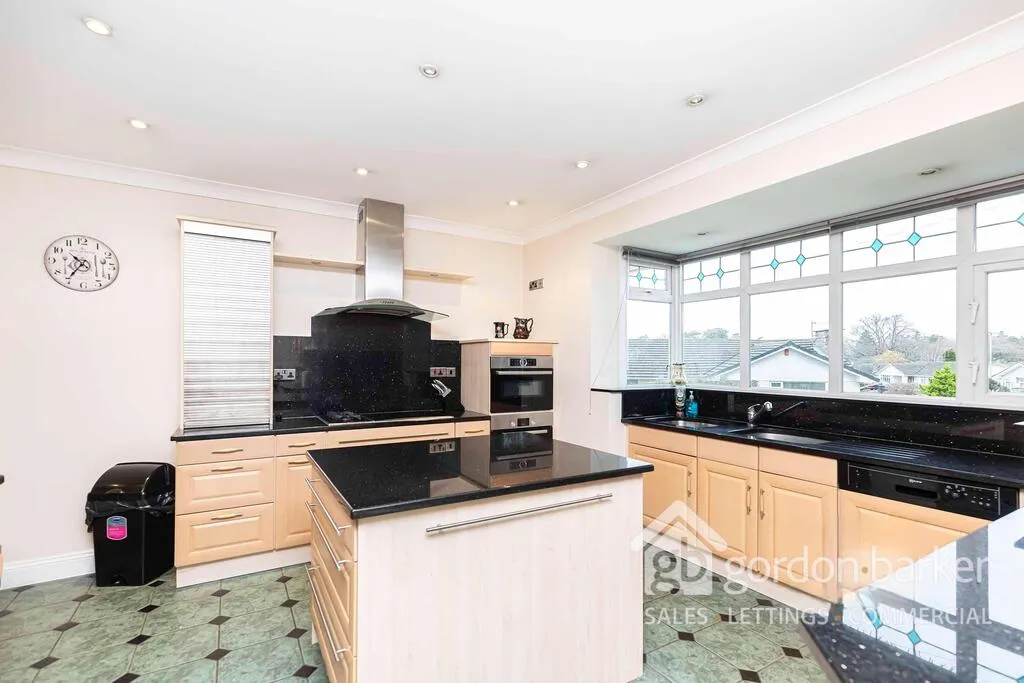 Woodside Close, Ferndown, BH22 9LG, photo 11
