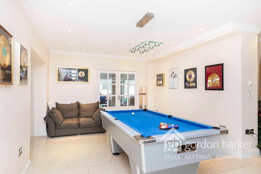 Woodside Close, Ferndown, BH22 9LG, photo 6