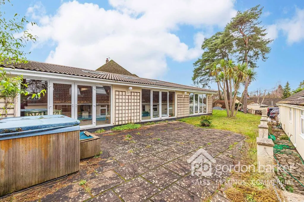 Woodside Close, Ferndown, BH22 9LG, photo 28