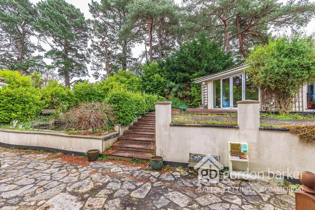 Woodside Close, Ferndown, BH22 9LG, photo 26