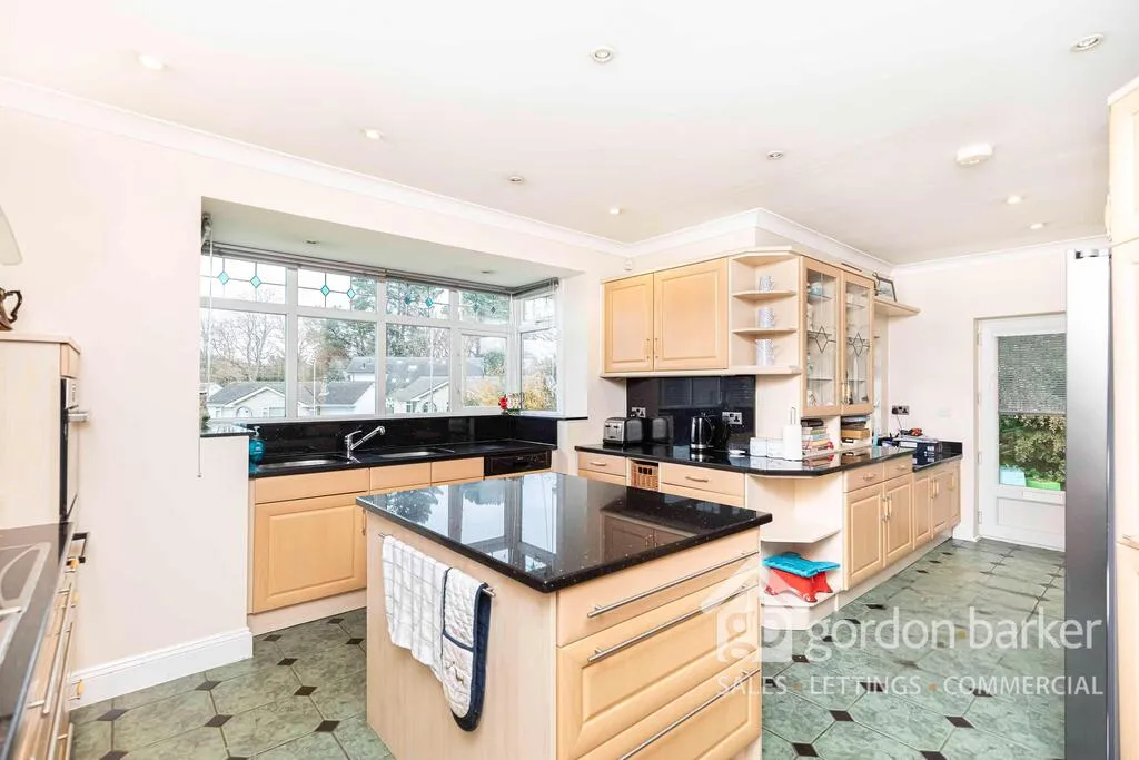 Woodside Close, Ferndown, BH22 9LG, photo 12