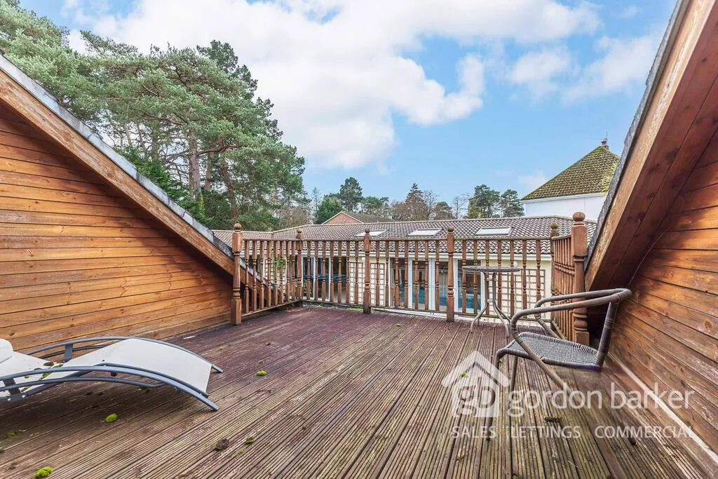 Woodside Close, Ferndown, BH22 9LG, photo 41