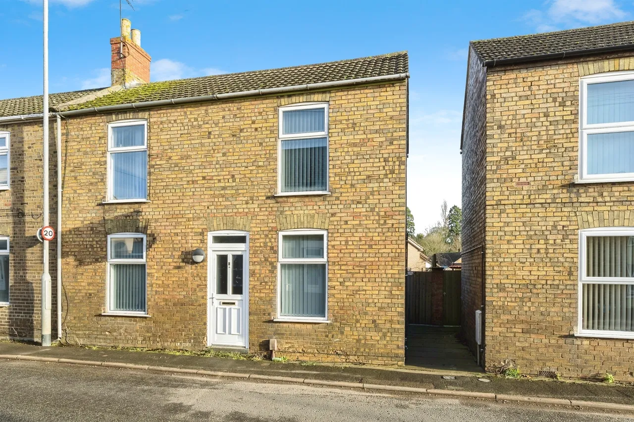 3 bed house for sale — Ramsey Road, Whittlesey, Peterborough