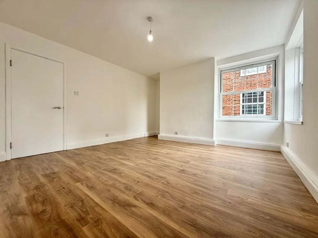 1 bed flat to rent — Rockingham Street, London SE1 6QH