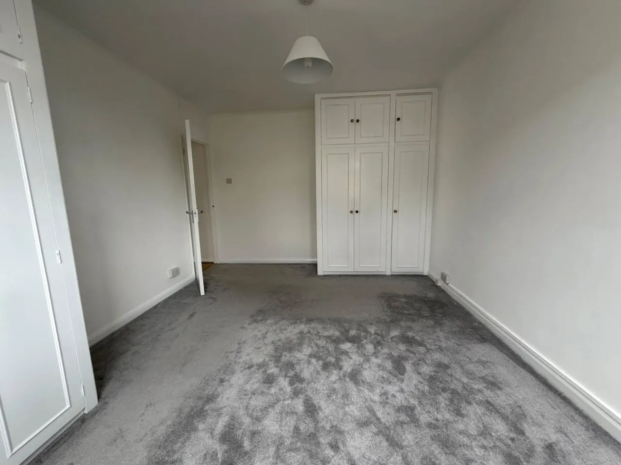 Savona Court, The Downs, photo 7