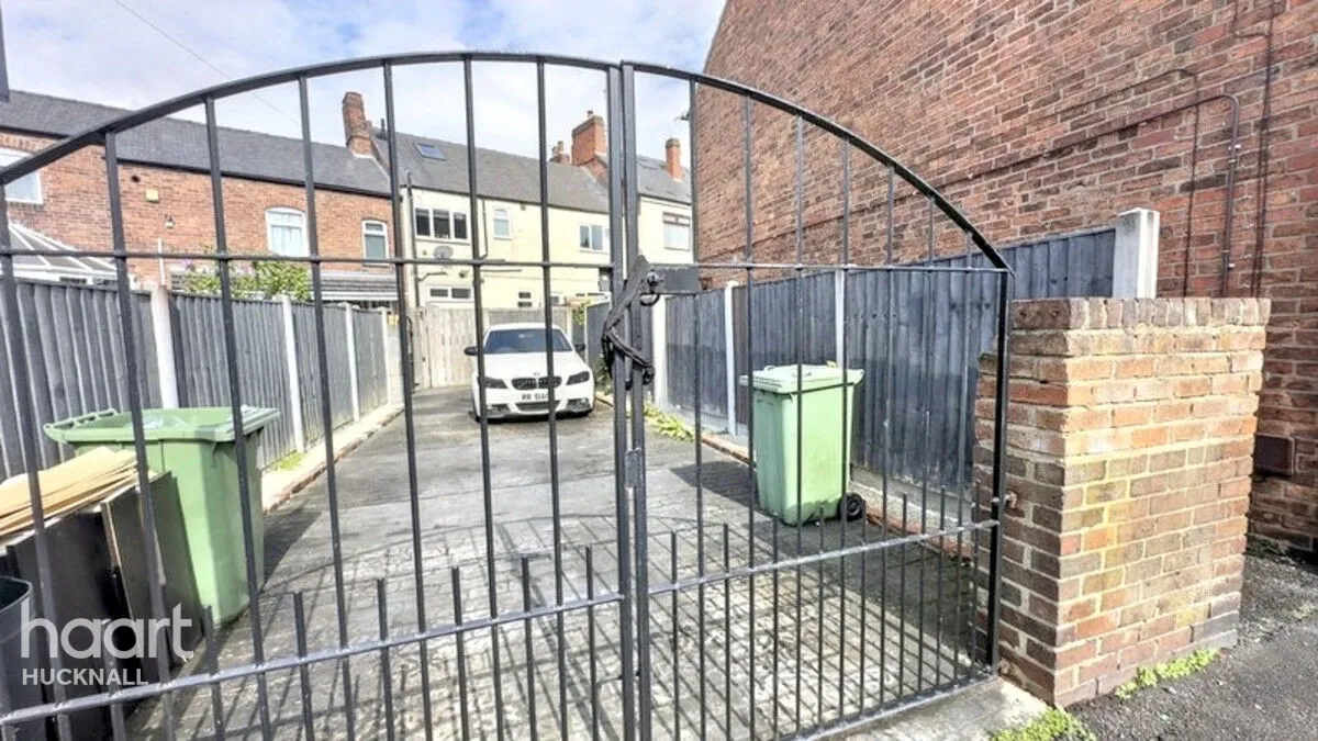 Leabrooks Road, Alfreton, DE55, photo 40