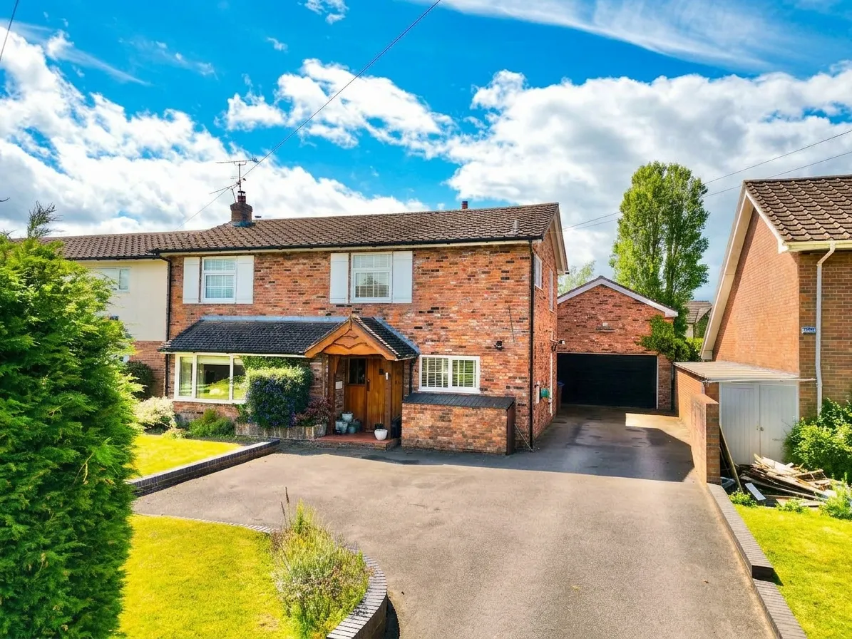 4 bed house for sale, The Oak Aston Lane, Aston, ST15