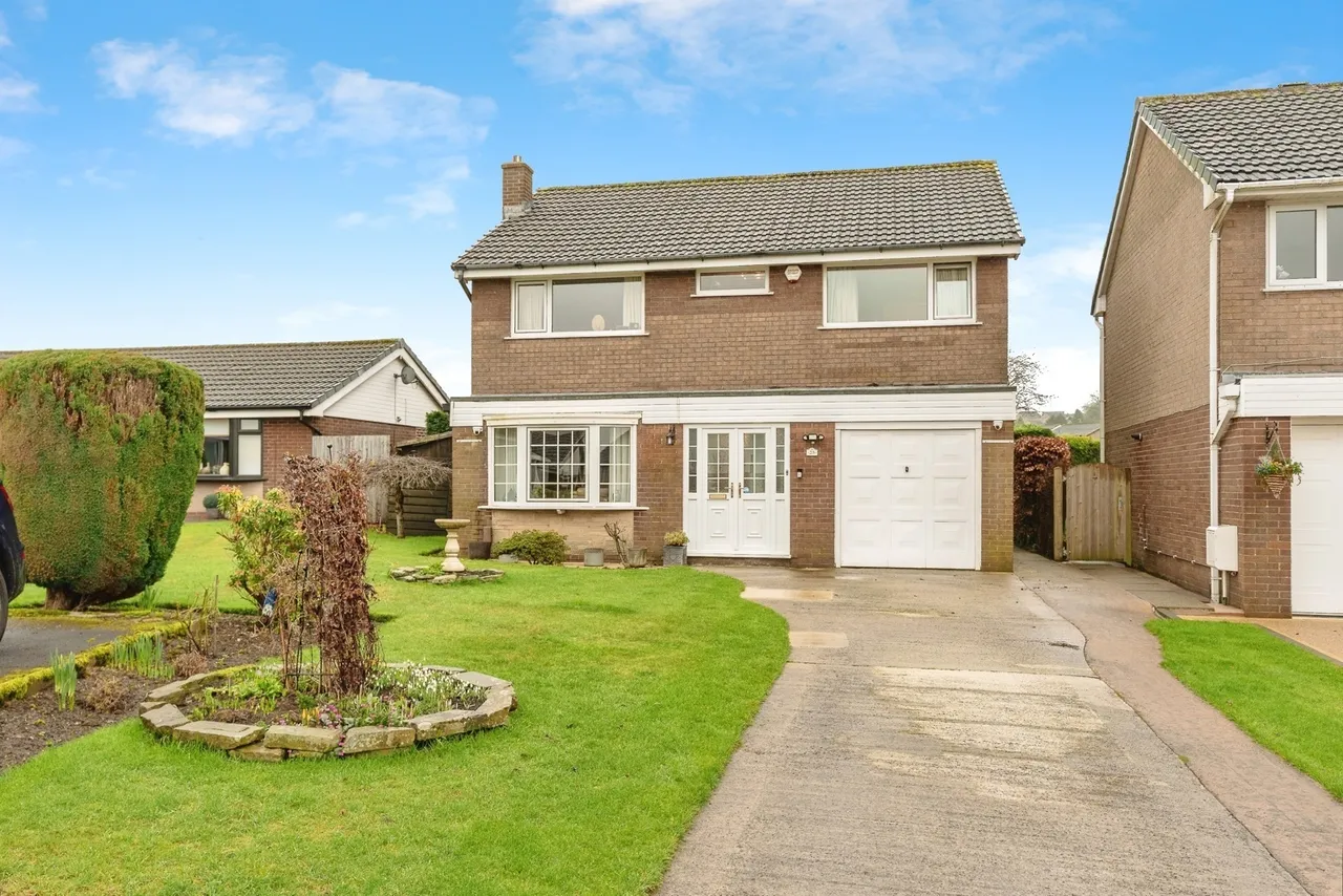 4 bed house for sale — Ravens Grove, Burnley, Lancashire, BB10