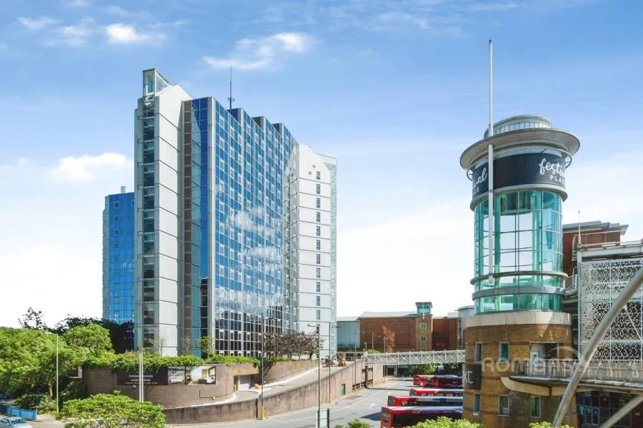 1 bed flat to rent, Churchill Place, Basingstoke, RG21