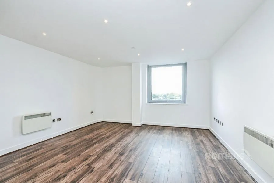 Churchill Place, Basingstoke, RG21, photo 3