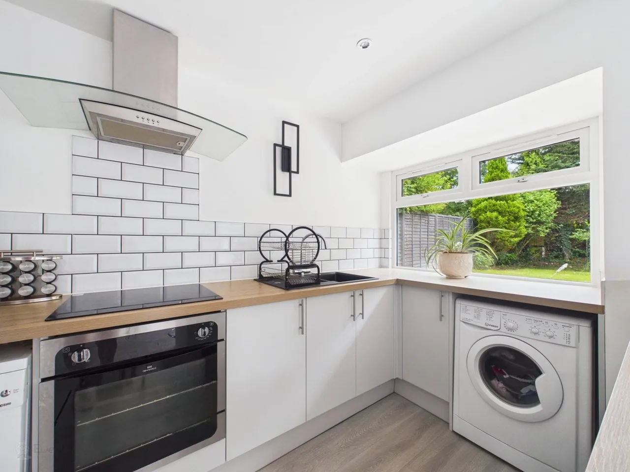 Featherston Drive, Burbage, LE10, photo 3