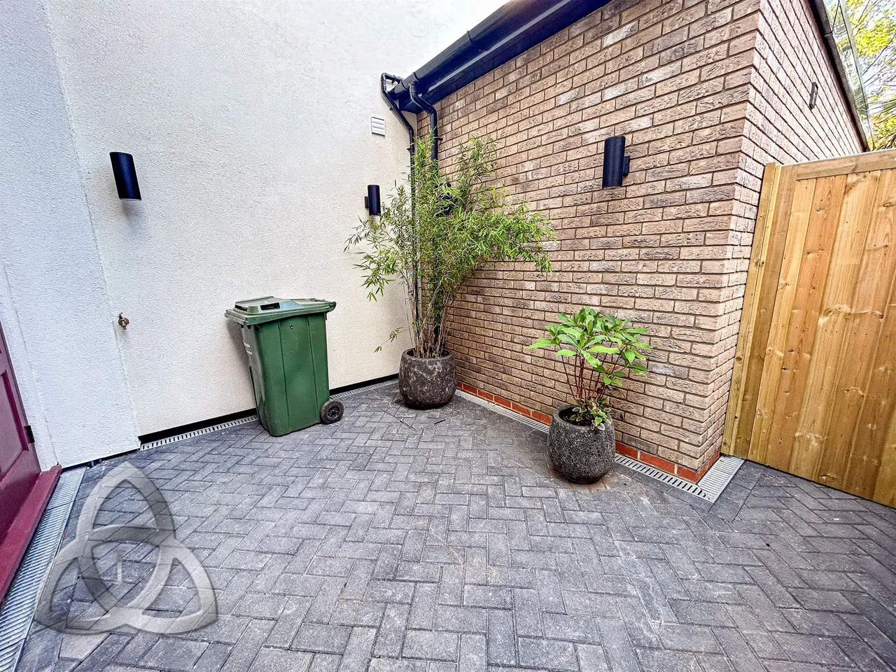Ebbsfleet Road, London, NW2, photo 2