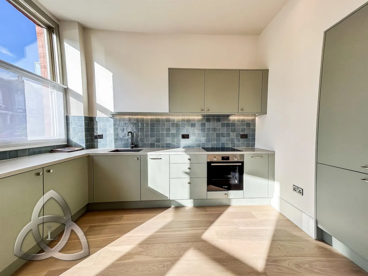 Ebbsfleet Road, London, NW2, photo 4