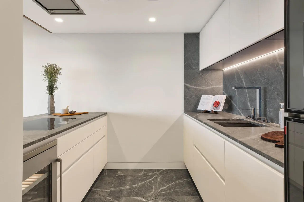 Centre Point Residences, New Oxford Street, London, WC1A 1DB, photo 5