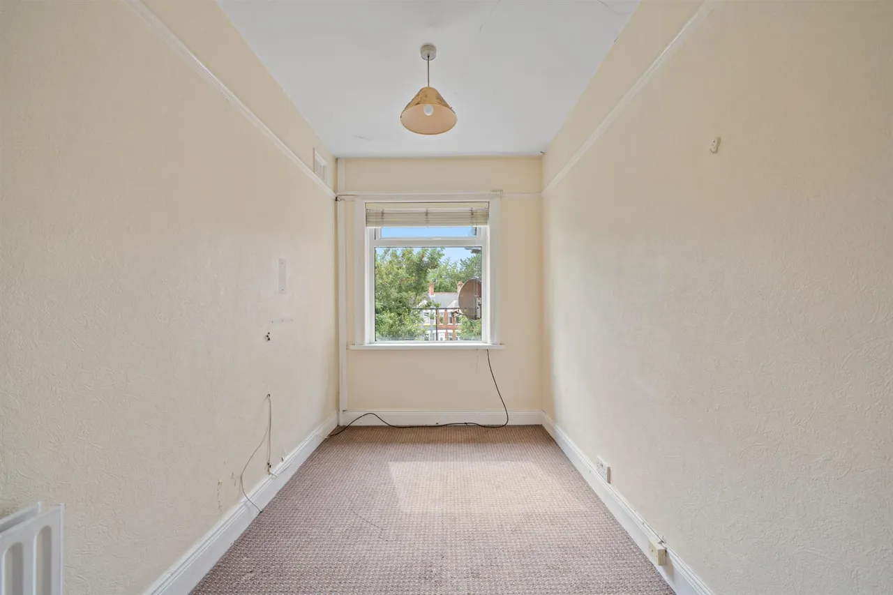Upper Newtownards Road, Belfast, BT4, photo 29