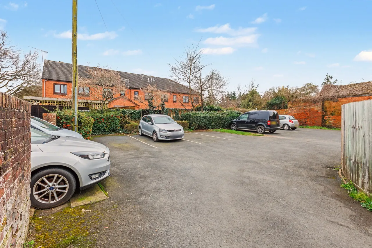 High Street, Pershore, WR10, photo 21