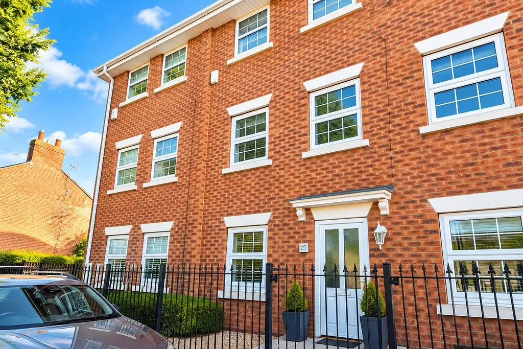 4 bed house to rent, Queen Street, Grantham, NG31