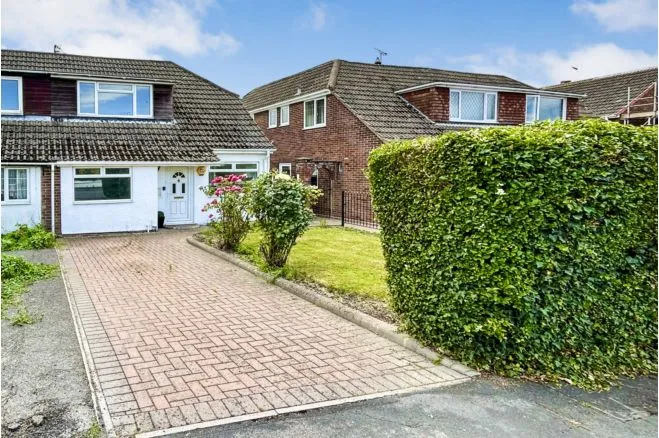 3 bed house for sale — Colebrook Road - Coleview, Swindon